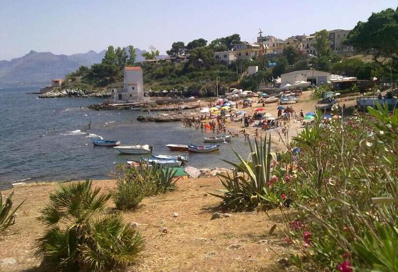 مبيت وإفطار La Caletta