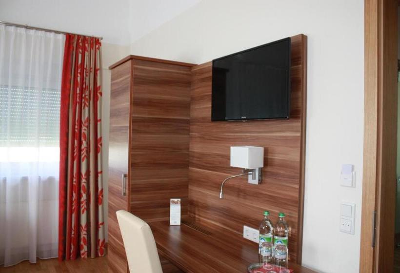 Отель Boardinghaus Holledau Inn