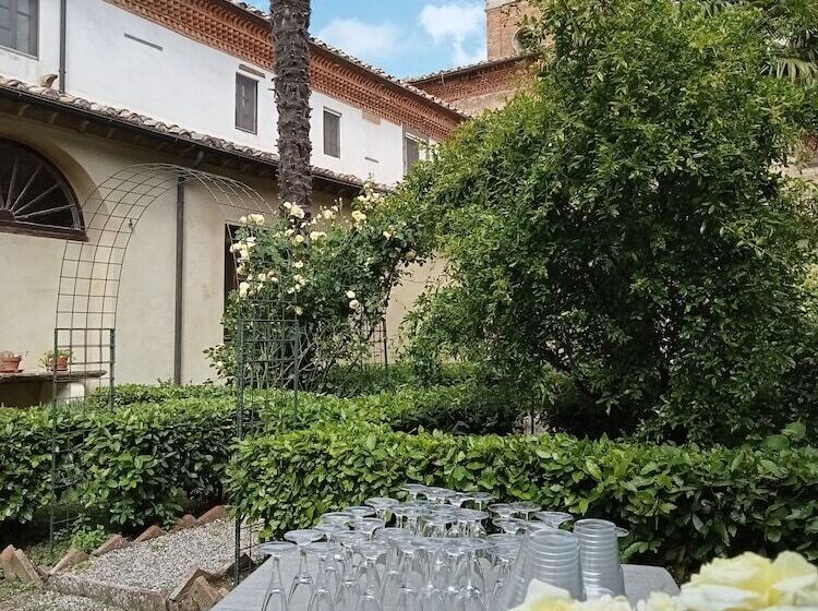 בית מלון כפרי Chiostro Delle Monache Hostel Volterra
