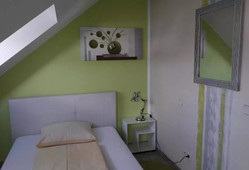 בית מלון כפרי Lindenhof