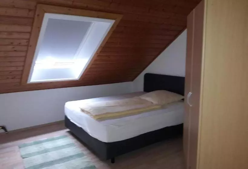 בית מלון כפרי Lindenhof