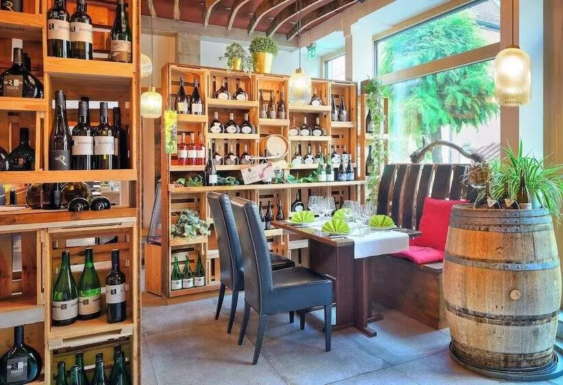 Hotel Müller Café & Wein   Mondholz