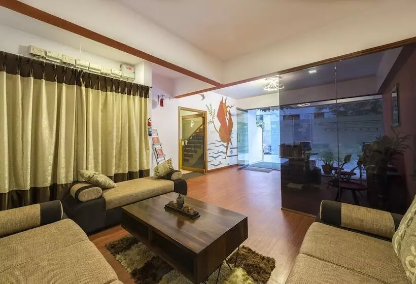 Hotel Raj Comforts   Golf View