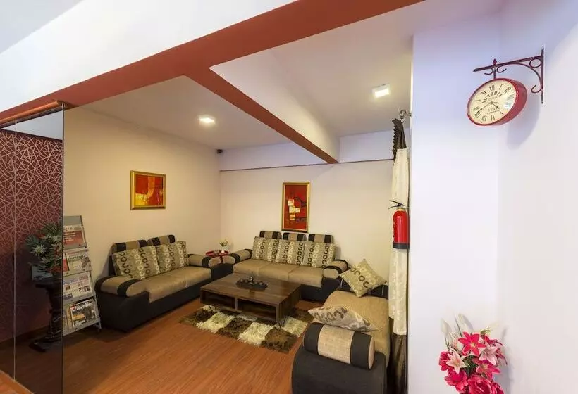 Hotel Raj Comforts   Golf View