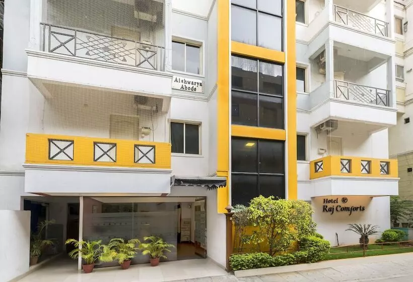 Hotel Raj Comforts   Golf View