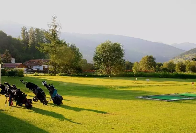 Отель Historic Guesthouse Bircher B&b Apartments By Sterzing