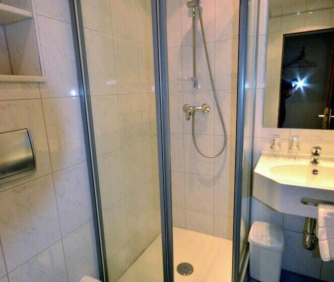 בית מלון כפרי Restaurant Zur Mainlust