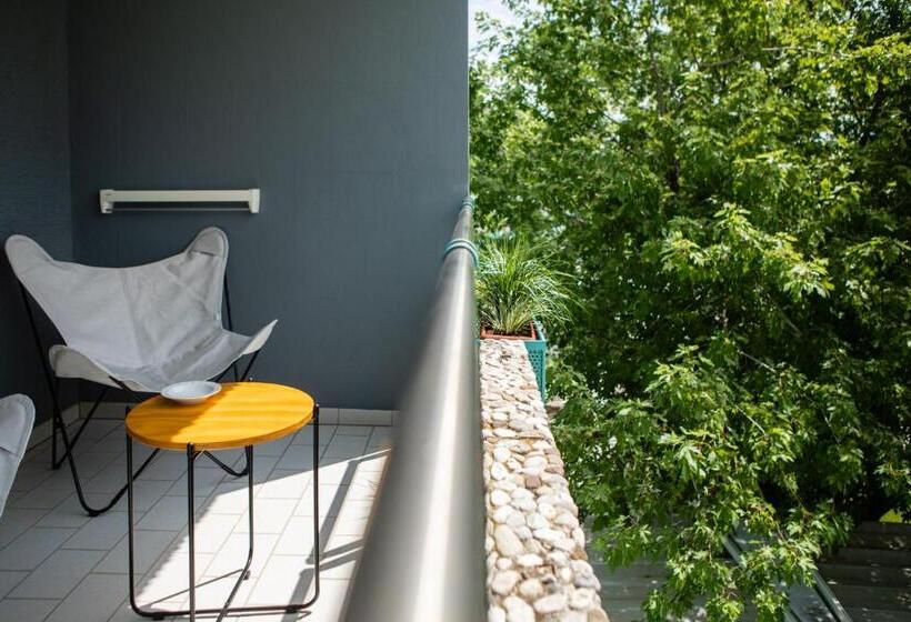 בית מלון כפרי Savoy