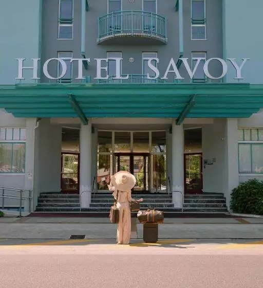 בית מלון כפרי Savoy