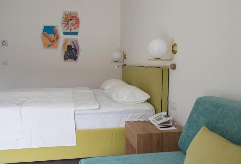 בית מלון כפרי Savoy