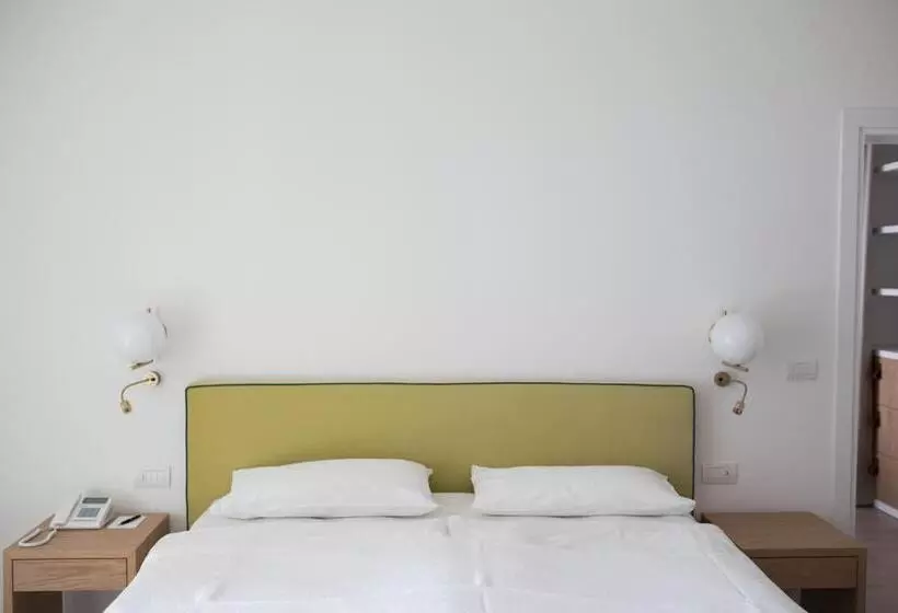 בית מלון כפרי Savoy