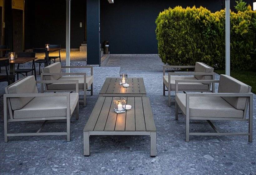 فندق على الطريق Mealba