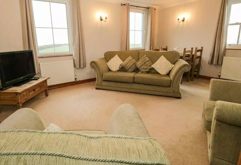 1 Park Nook Close