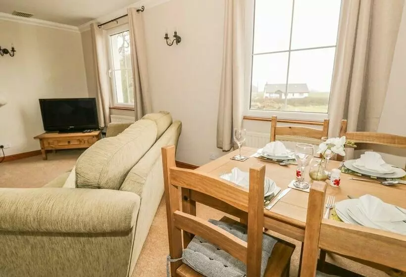 1 Park Nook Close