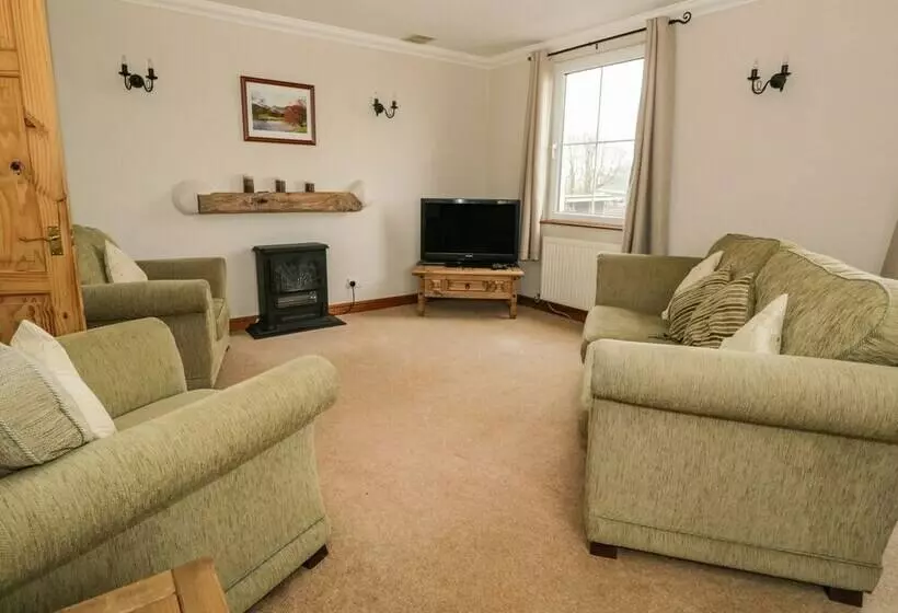 1 Park Nook Close