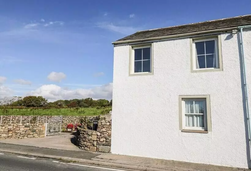 1 Park Nook Close