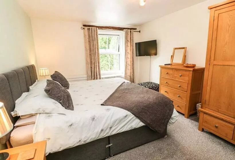 27 Bongate