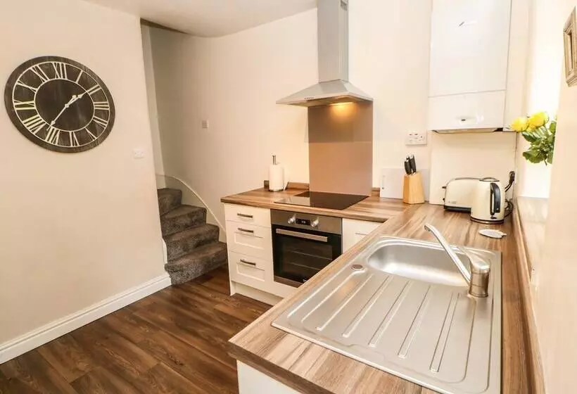 27 Bongate