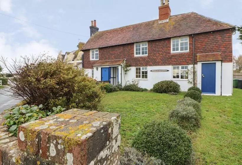 3 Seaview Cottages