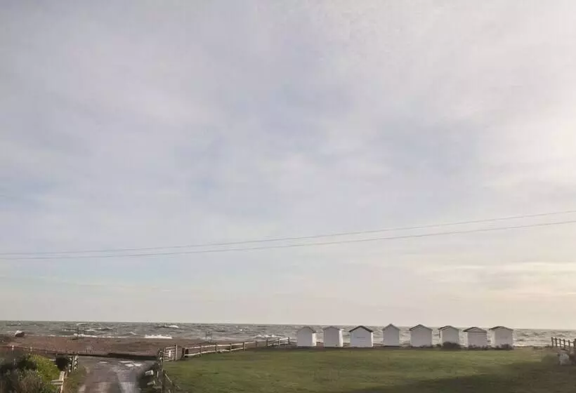 3 Seaview Cottages