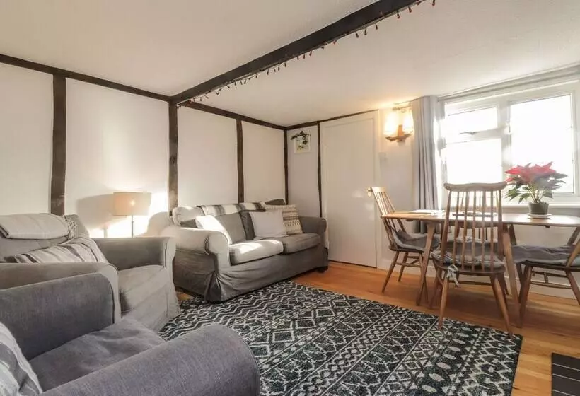 3 Seaview Cottages