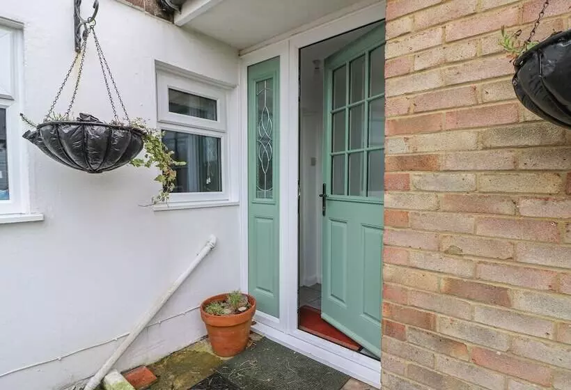 3 Seaview Cottages