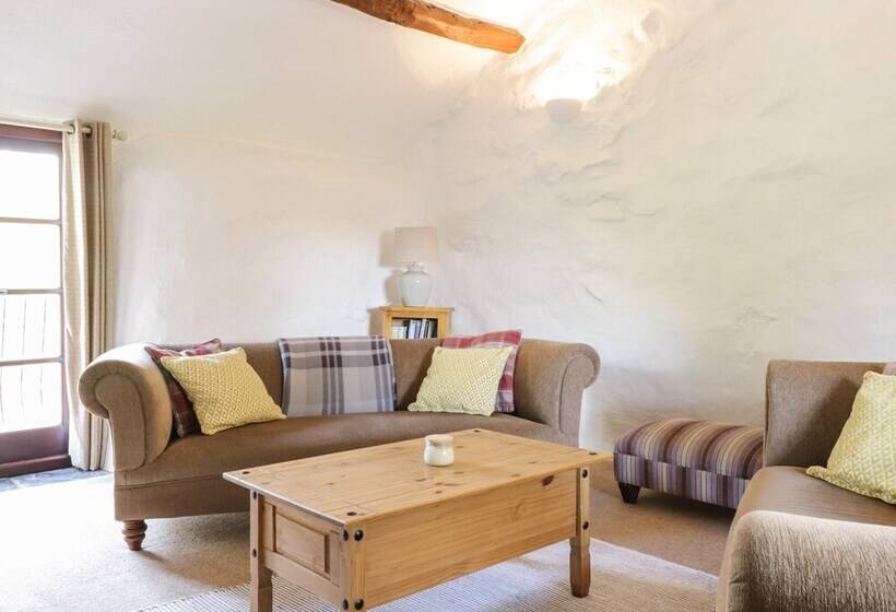 Cyffdy Cottage   Arenig