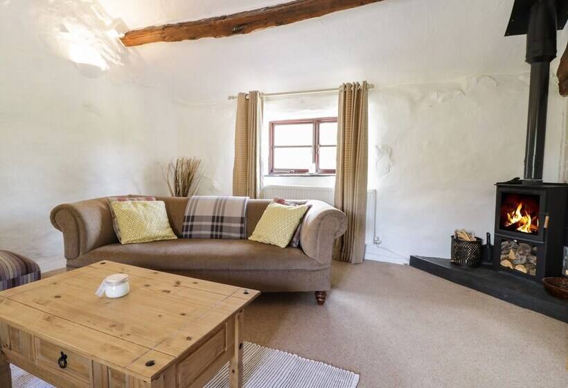 Cyffdy Cottage   Arenig