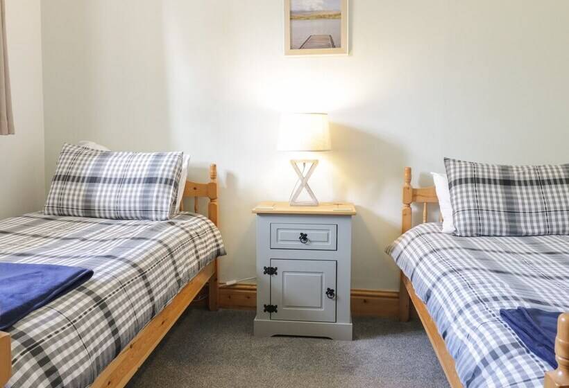 Cyffdy Cottage   Arenig