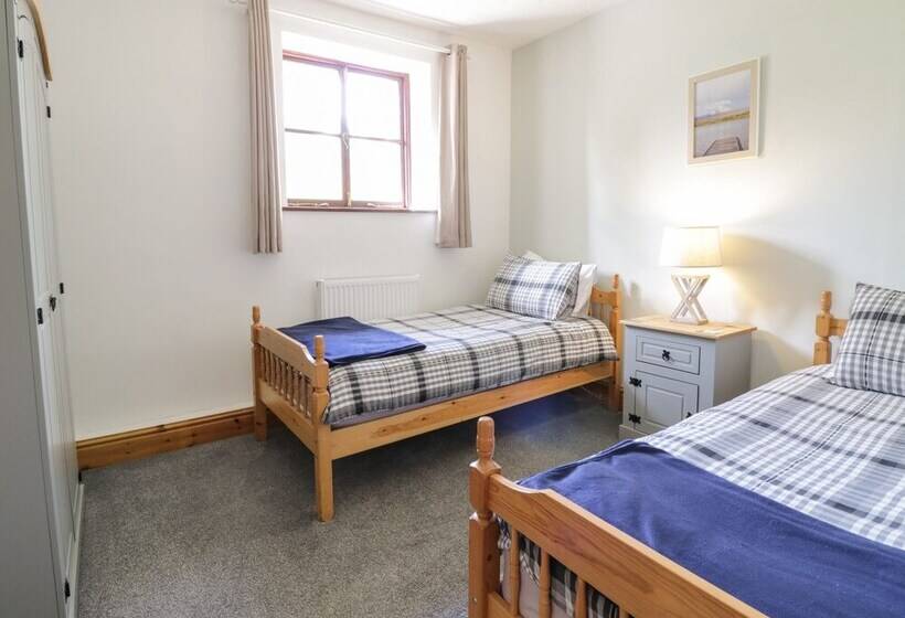 Cyffdy Cottage   Arenig