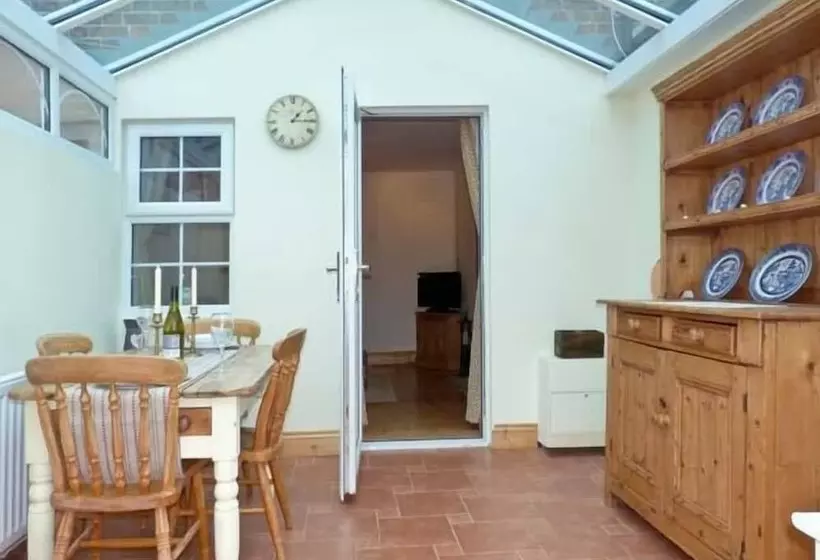 3 Apsley Cottages