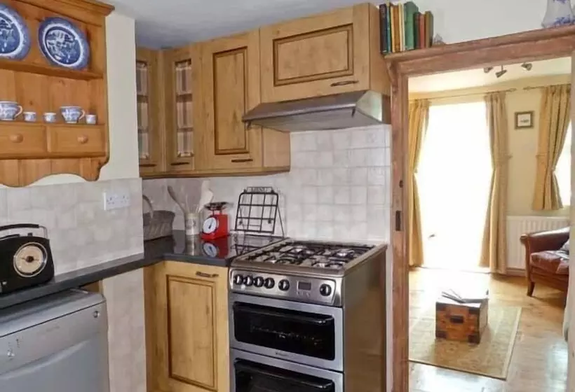 3 Apsley Cottages