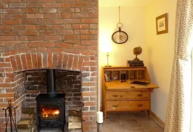 3 Apsley Cottages