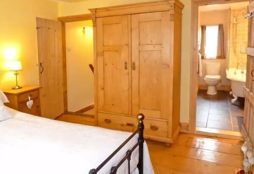 3 Apsley Cottages