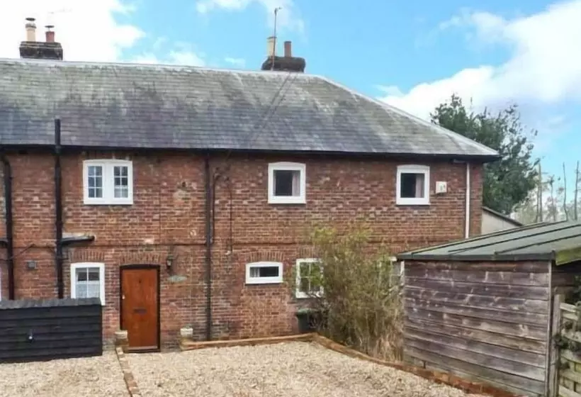 3 Apsley Cottages