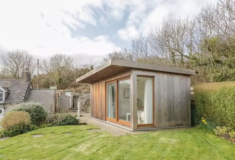 Bron Heulog Cottage