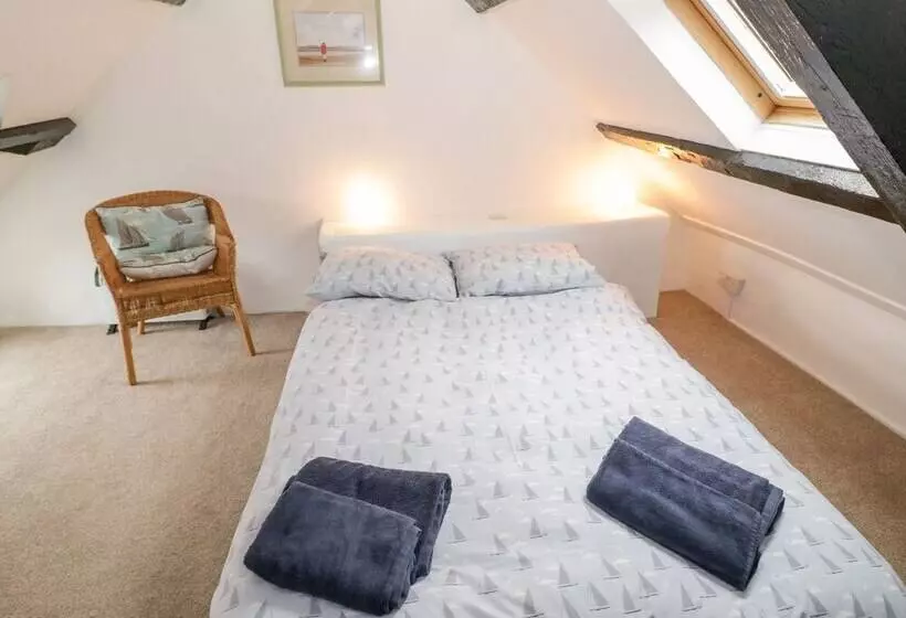 Bron Heulog Cottage