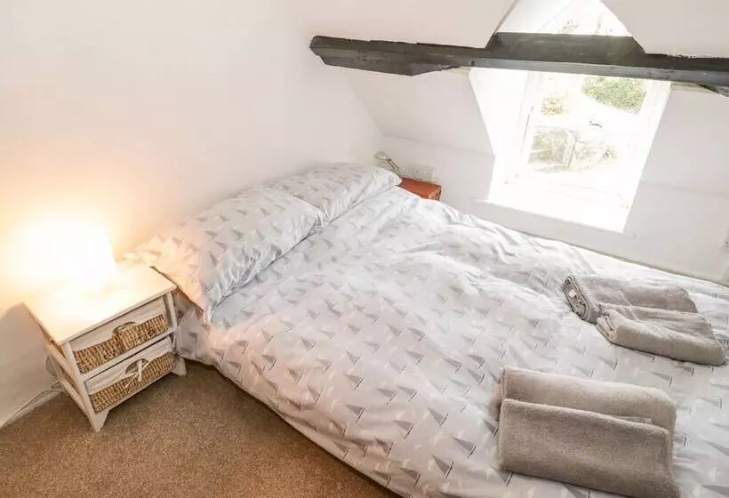 Bron Heulog Cottage