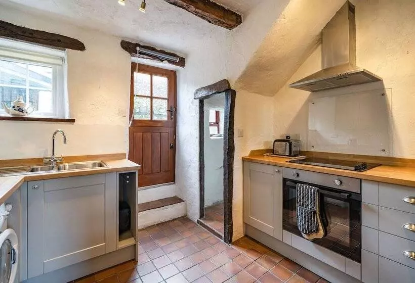 Cragg Cottage