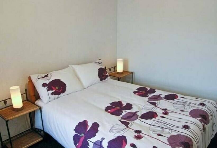 Hendre Aled Cottage 1