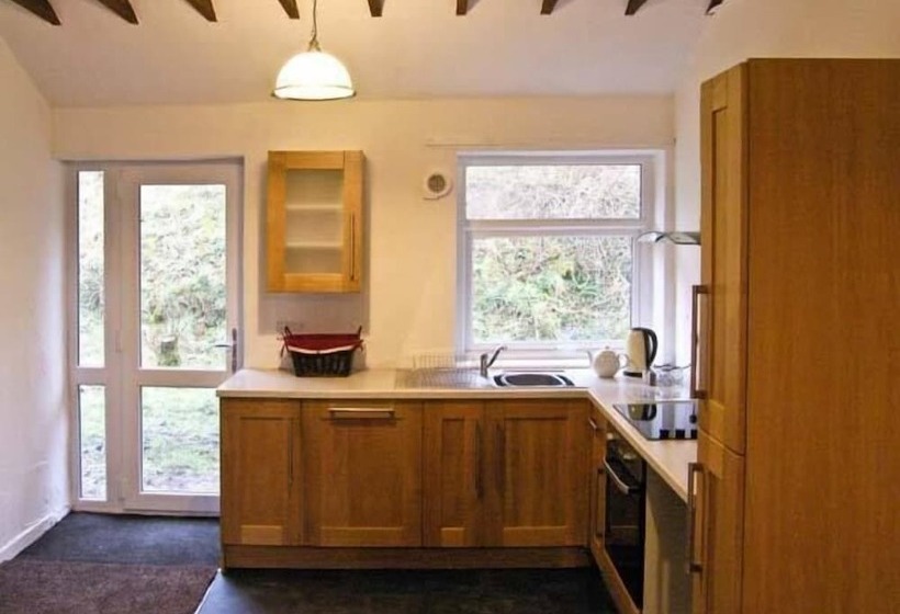 Hendre Aled Cottage 1