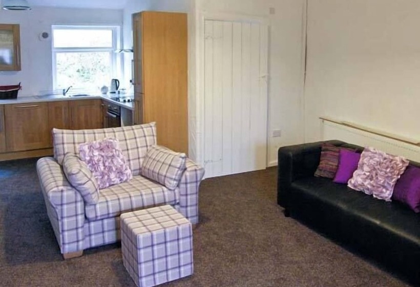 Hendre Aled Cottage 1