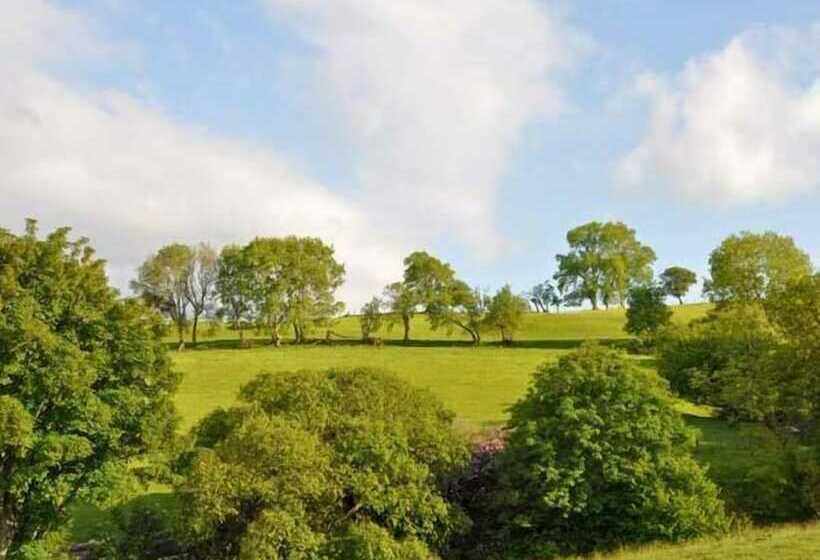 Hendre Aled Cottage 1