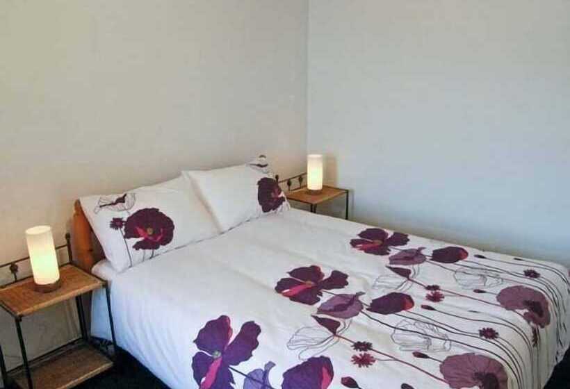 Hendre Aled Cottage 1