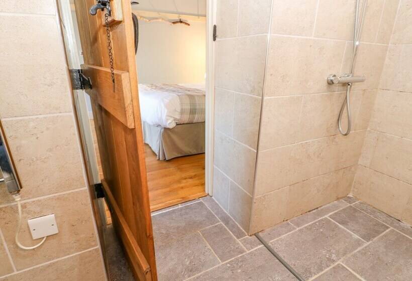 The Cartshed, Sedbury Park Farm