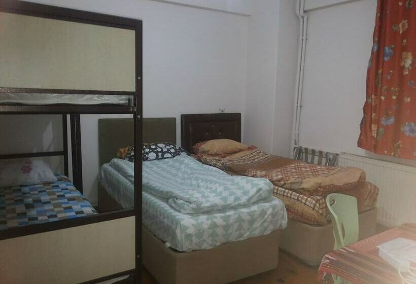 Adelante El Destino Adults Only Hostel