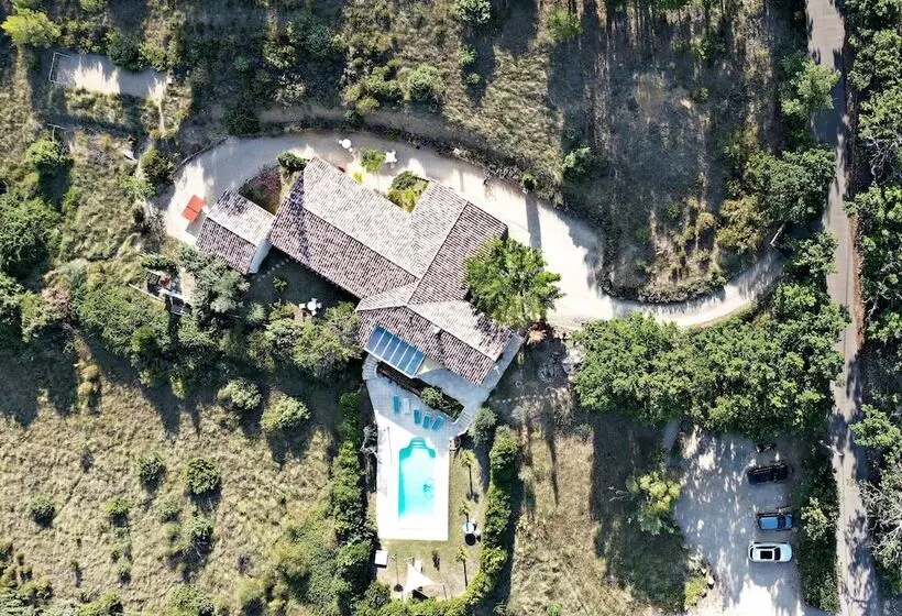 ベッドアンドブレックファースト La Farigoule