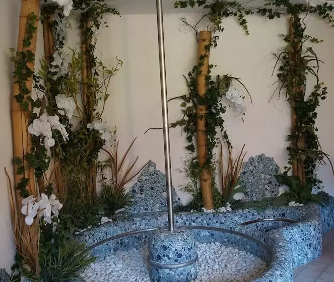 簡易ホテル Gasthof Laurin