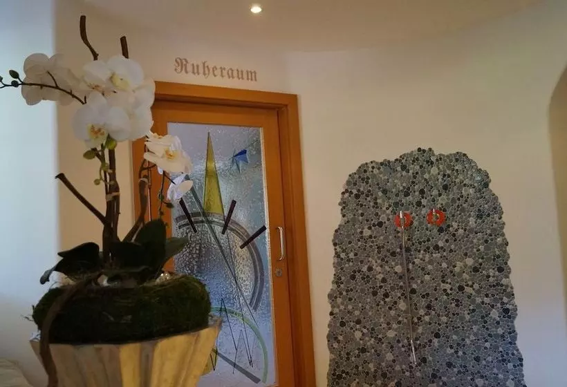 簡易ホテル Gasthof Laurin