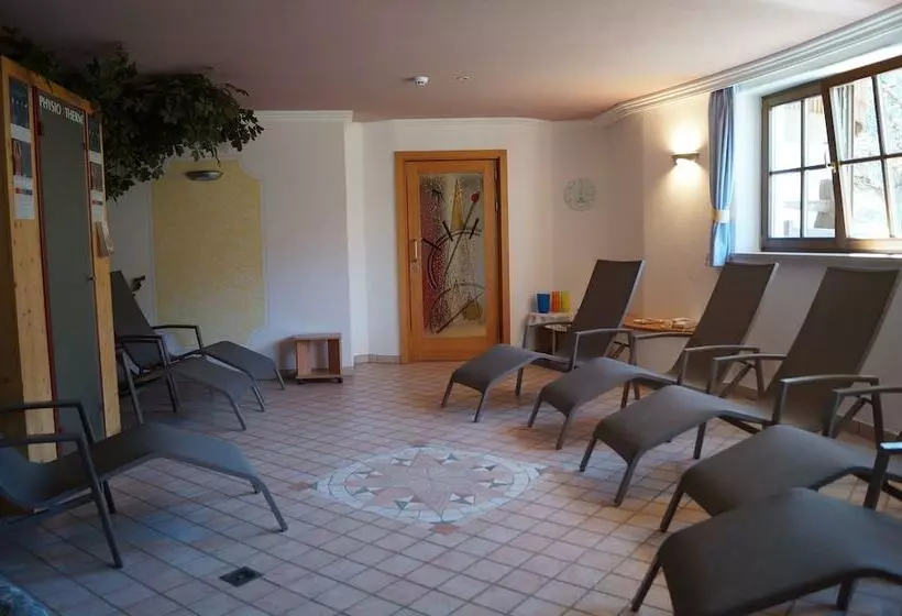 簡易ホテル Gasthof Laurin